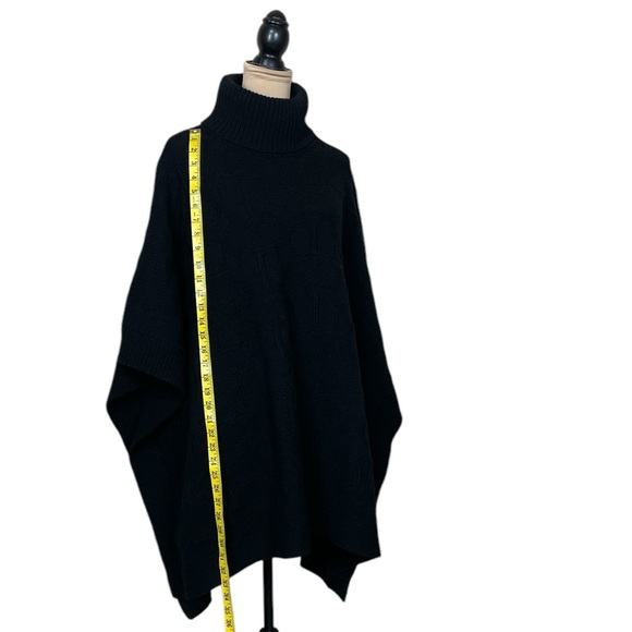 NWT Coach Signature Knit Poncho (K-1) - Picture 10 of 15